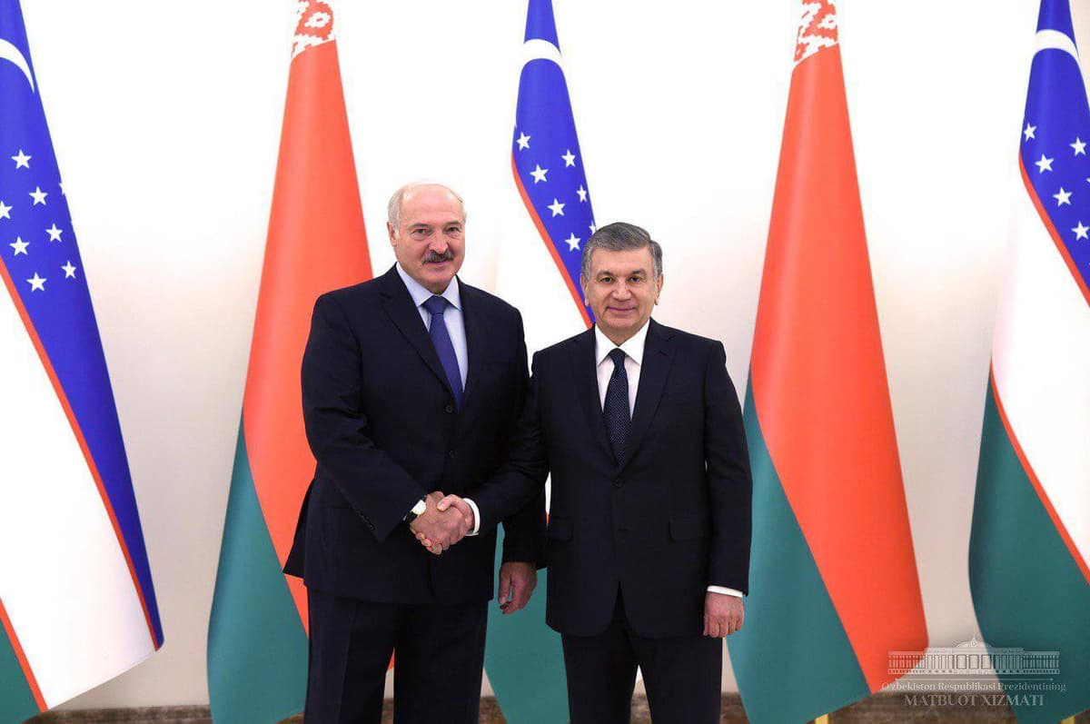 Лукашенко первым из глав государств посетил личную резиденцию Мирзиёева на берегу Чарвака