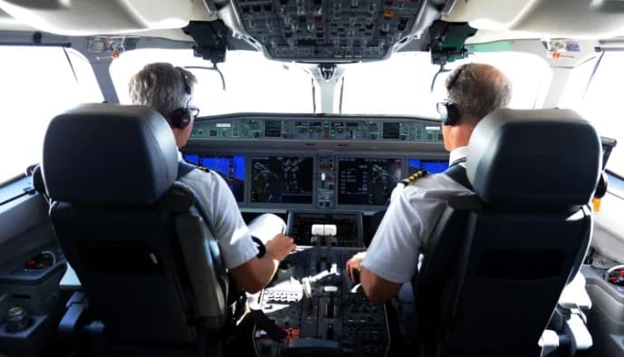 Air Canada uchuvchilariga soqol o‘stirishga ruxsat berildi