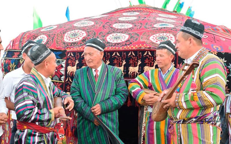 Prezident qarori: O‘zbekistonda Xalqaro baxshichilik san'ati festivali o‘tkaziladi
