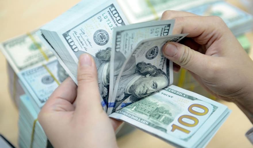 ЦБ рассказал, когда в Узбекистане начнут продавать наличную иностранную валюту