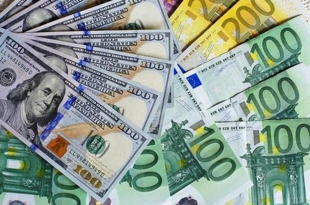 Новые курсы валют: доллар и евро подорожали