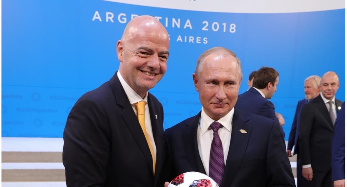 Infantino G20 ishtirokchilariga JCh-2018 to‘plarini sovg‘a qildi