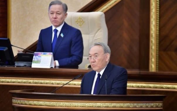 Qozog‘istonda kam ta'minlangan oilalar uchun soliq 10 baravar kamaytiriladi