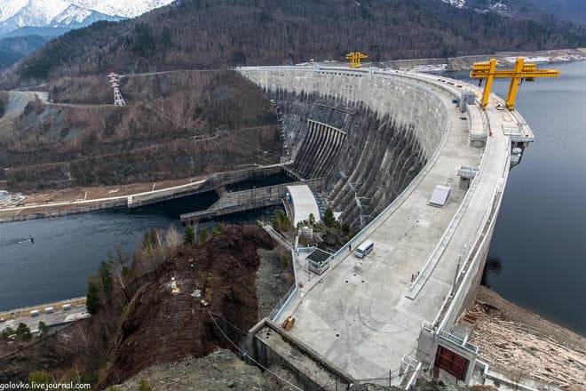 Tojikiston elchisi: «Rog‘un GESi O‘zbekistonga ham elektr energiyasi yetkazib berishga xizmat qiladi»