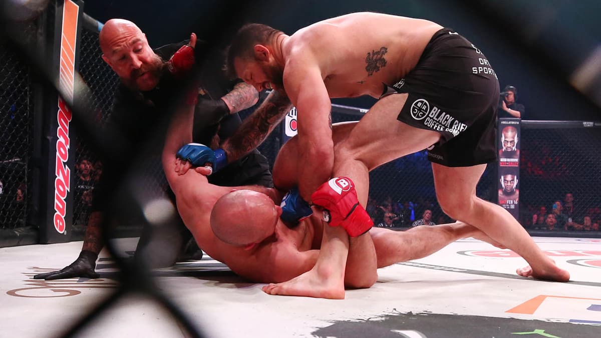 Fyodor Yemelyanenko Bellator gran-prisi finalida nokautga uchradi. Jang 35 soniyada tugadi