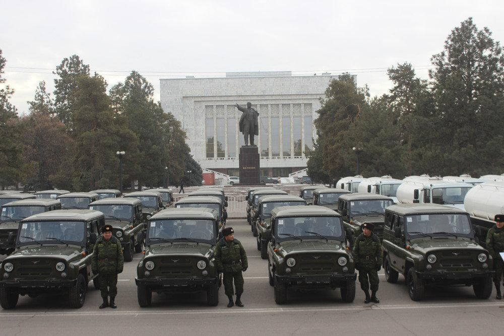 Russia hands over military equipment to Kyrgyzstan. The Kyrgyz Republic plans to redistribute it along the borders with Uzbekistan, Tajikistan, China