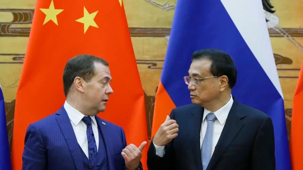 OAV: Xitoy va Rossiya dollar ustunligini sindirmoqchi