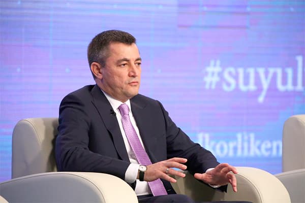 Alisher Sultonovga oxirgi ogohlantirish berildi. Prezident uni atrofiga bekorchilarni yig‘ib olganlikda aybladi