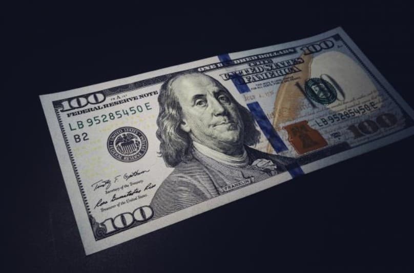 Valyuta birjasida dollar kursi 8030 so‘mga yaqinlashdi