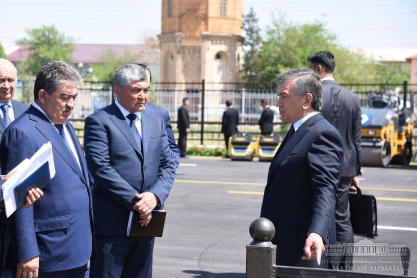 Prezident Sirdaryodagi yo‘llarni sifatli qurish bo‘yicha ko‘rsatmalar berdi