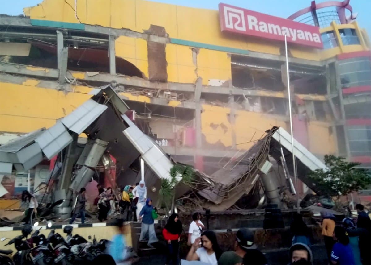 Indoneziyadagi zilzila qurbonlari soni 800 nafardan oshib ketdi