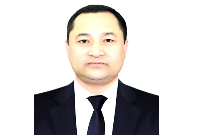 Toyloq tumani hokimi uy «sohibasi» bo‘lgan erkaklarni tanqid qildi