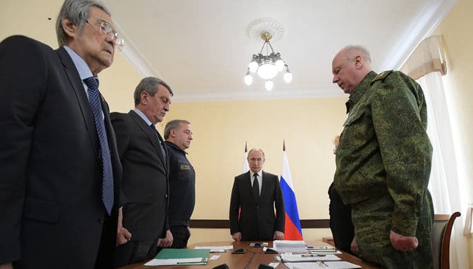 Putin Kemerovodagi savdo markazi ko‘zdan kechirilgani haqidagi hujjatni imzolagan odamni topishni buyurdi