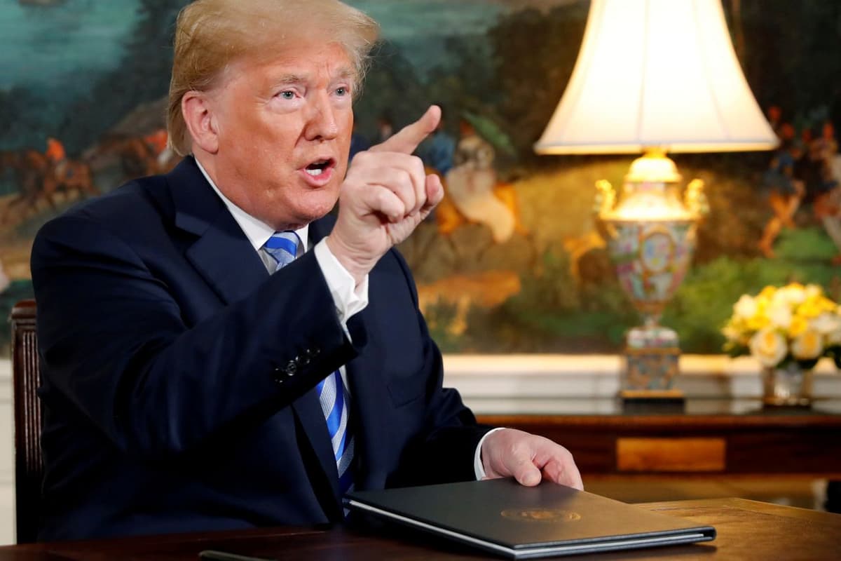 Трамп Мексика ва Канадага янги божлар билан таҳдид қилди
