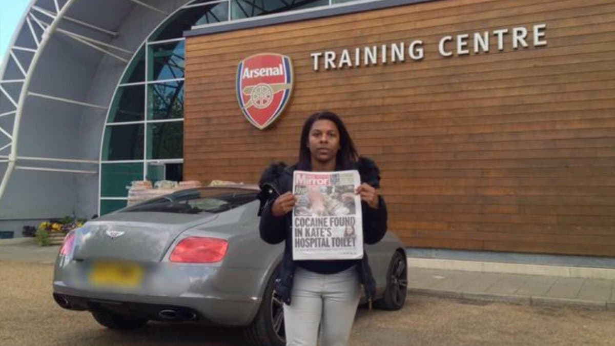 «Arsenal» futbolchisi onasini ko‘chaga haydadi