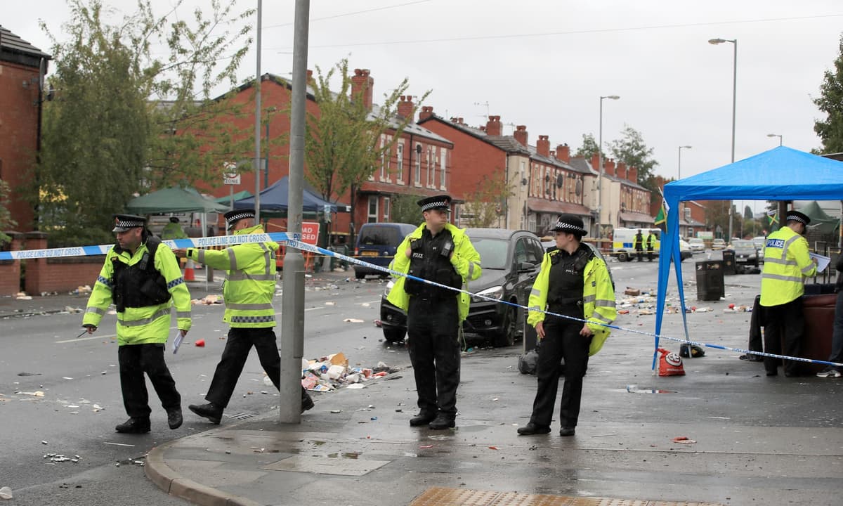 Manchester: Otishma natijasida 10 kishi jarohatlandi