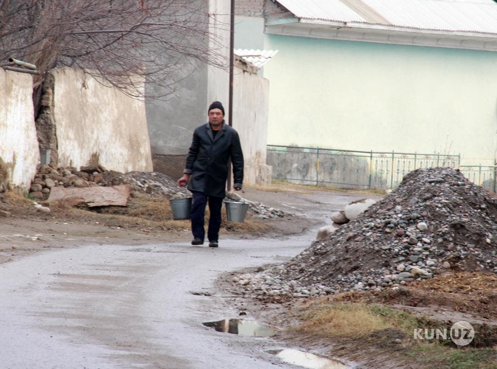 Suvsizlikning 35 yili va meshkobchilar. To‘raqo‘rg‘ondagi Yettikon mahallasida ichimlik suvi qachon bo‘lgan va qachon bo‘ladi?