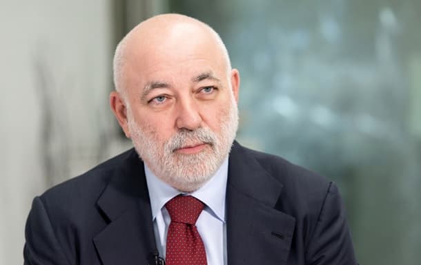 Milliarder Vekselberg Trampning advokatiga yirik to‘lovlar tufayli so‘roq qilindi