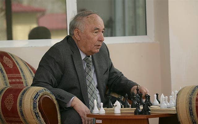 Hukumat qarori: Marg‘ilonda Erkin Vohidov nomidagi maktab-internat tashkil etiladi