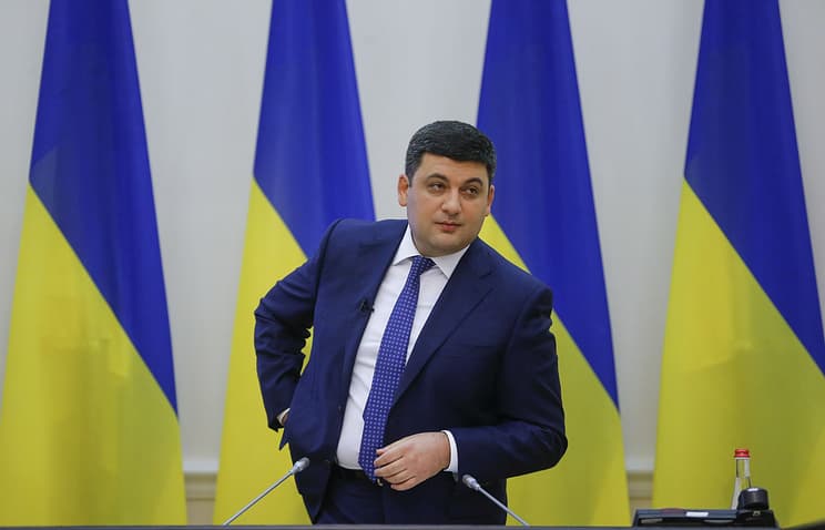 Украина ҳукумати раҳбари: Россия олдида тиз чўкиб, бош эгиш керак эмас