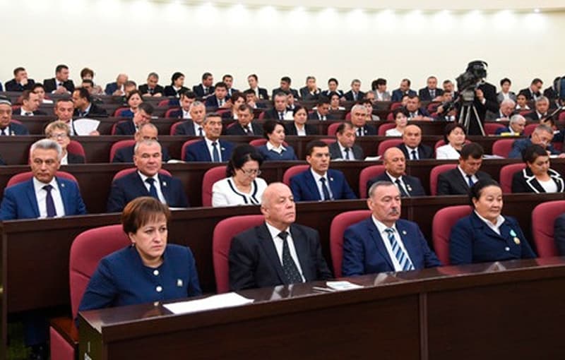 Mahalliy darajadagi deputatlar sudlar raislarining axborotini eshitadilar