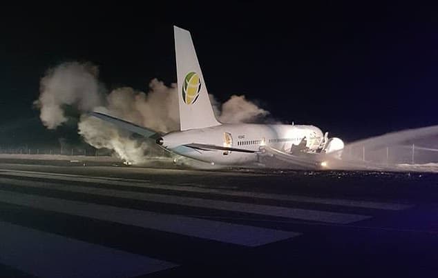 Gayanada Boeing 757 samolyoti havoga ko‘tarilishi bilanoq qulab tushdi