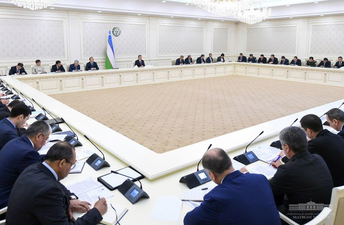 Shavkat Mirziyoyev soliq masalasida yig‘ilish o‘tkazdi. Qator amaldorlarga intizomiy choralar ko‘rildi