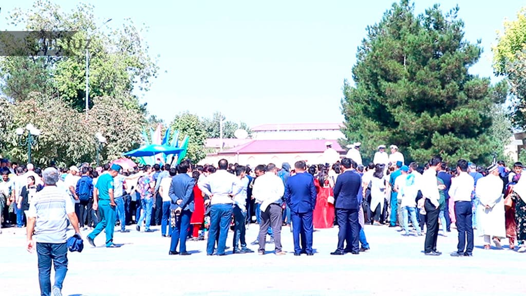 Samarqandda 1 tonna osh damlangani haqida mungli reportaj