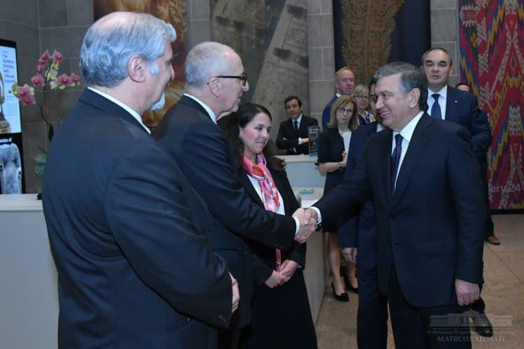 Prezident Vashingtondagi san'at galereyasini ko‘zdan kechirdi