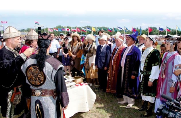Vengriyada etno-festival - qurultoyda 27 turkiy tilli xalq vakillari ishtirok etishdi