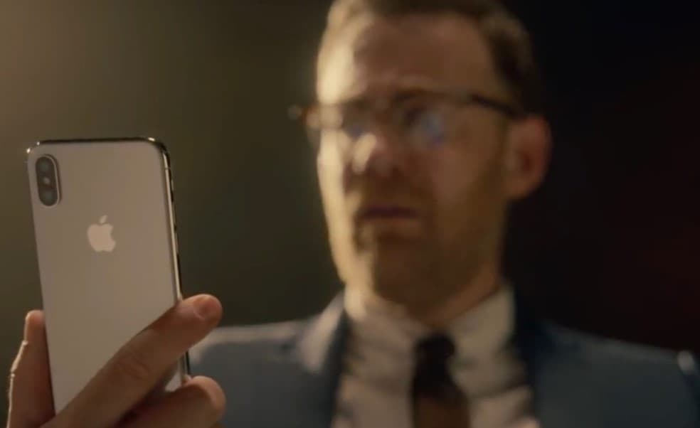 Сенинг юзинг – сенинг паролинг: iPhone X учун FaceID рекламаси тақдим қилинди