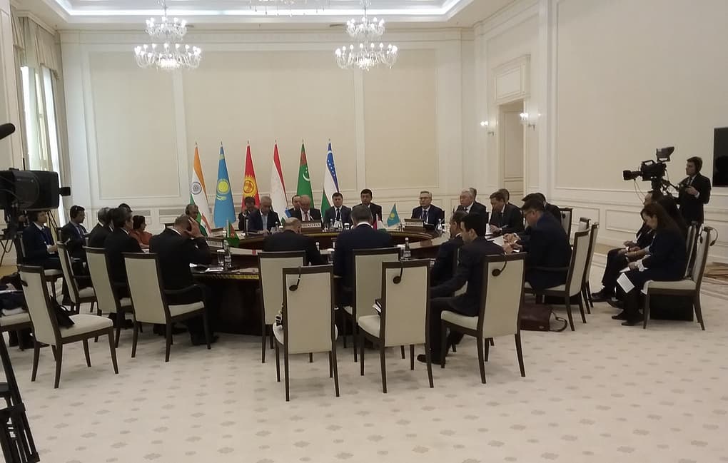 Samarqandda yetti davlat tashqi ishlar vazirlari uchrashuvi bo‘lib o‘tmoqda