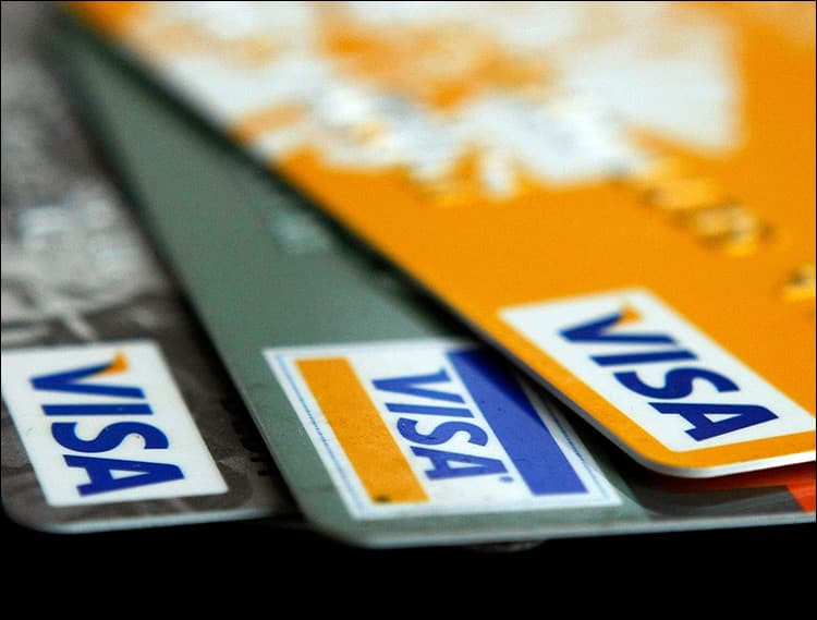 Visa опровергла информацию о выпуске карт UzCard-Visa