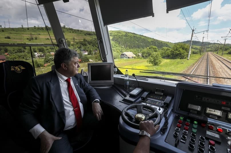Poroshenko Yevropaga olib chiquvchi tunnelni ochdi