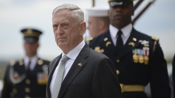 Pentagon rahbari Suriyaga berilgan zarbalar Asadga ogohlantirish bo‘lganini aytdi