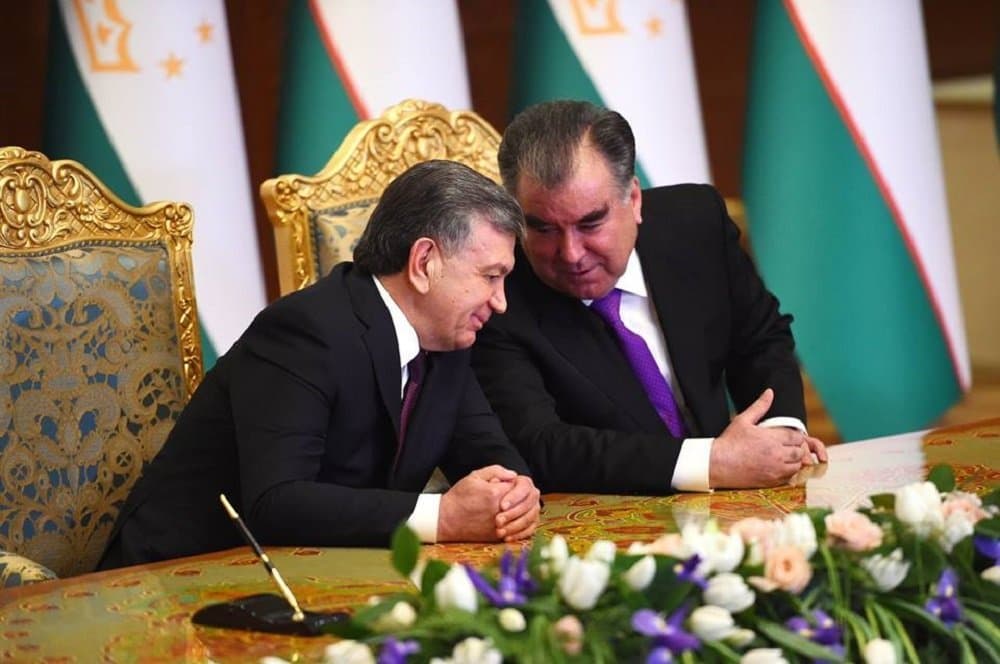 Rahmonning O‘zbekistonga tashrifi. Tashqi tajovuzga qarshi birga kurashish bo‘yicha bitim imzolanishi kutilyapti