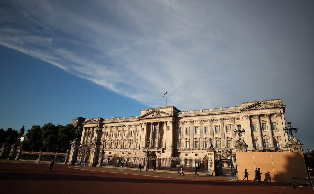 Buyuk Britaniyada mingdan ortiq kishi imperiya ordenlari bilan mukofotlandi
