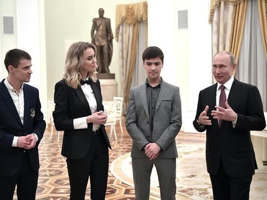 Putin yosh tadbirkorlarga “qabristondagi eng boy” bo‘lishga intilmaslikni maslahat berdi