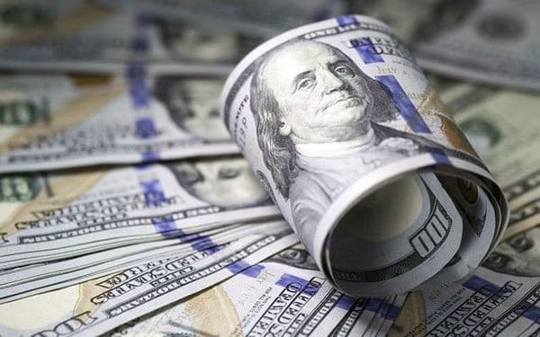 Valyuta birjasida dollar kursi 8017 so‘mgacha tushib ketdi