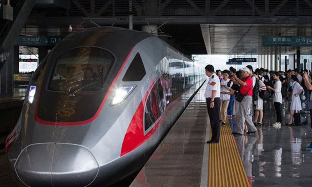 Xitoyda uzunligi 415 metrli poyezd 350 km/soat tezlikda sinovdan o‘tkazildi