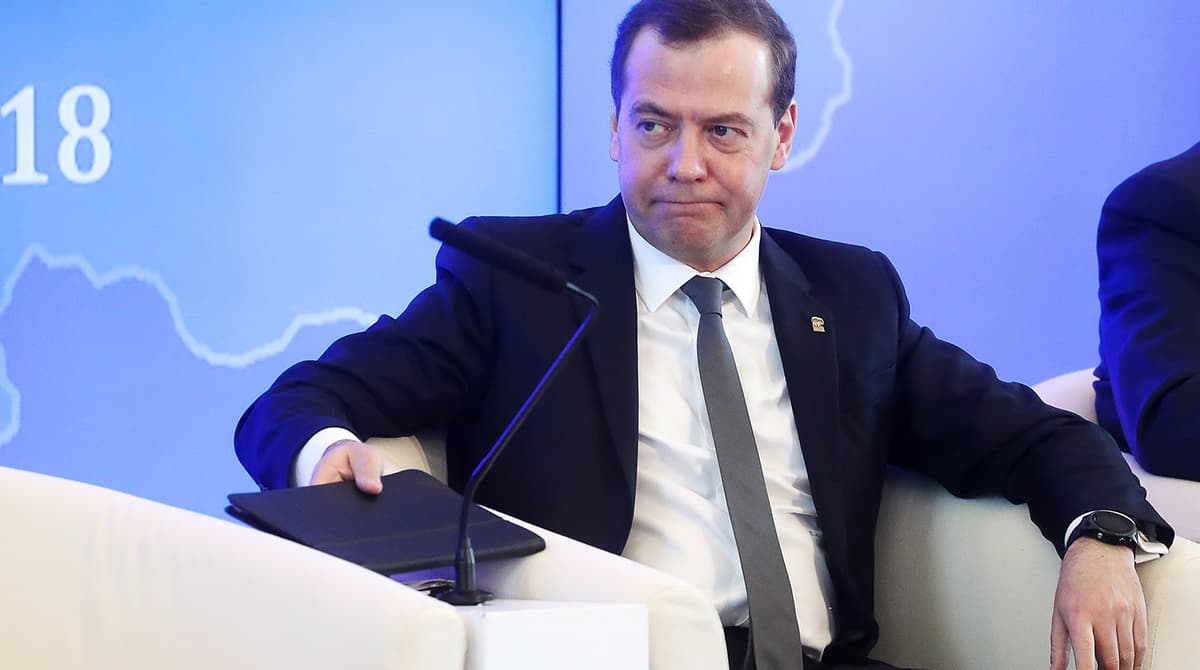 Medvedev Obamani Rossiyaga taklif qildi