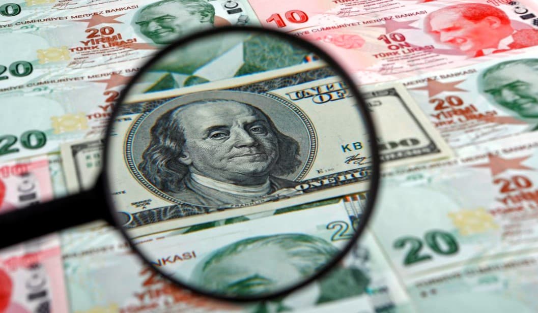 Turkiyani valyuta inqirozi qamrab oldi: lira rekord darajagacha quladi
