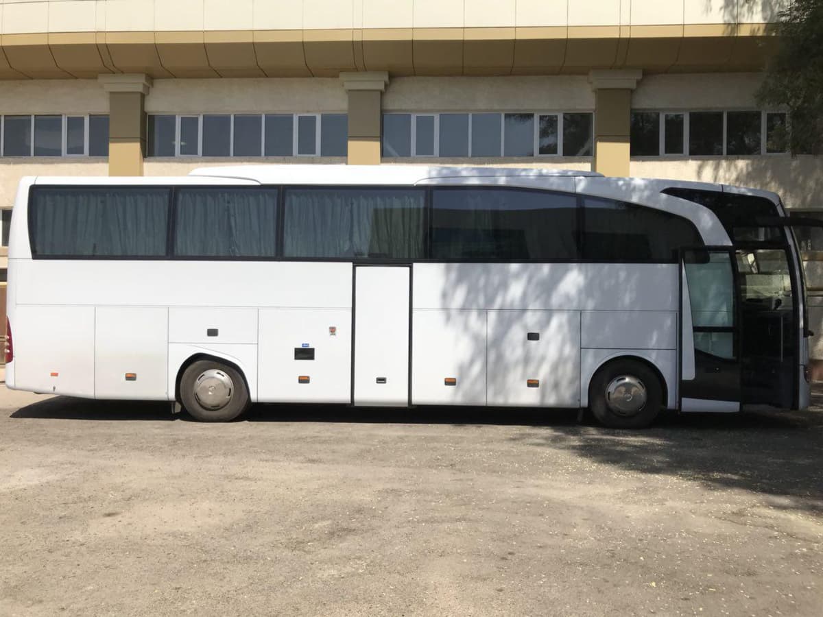 ФИФА подарила сборной Узбекистана по футболу новый Mercedes Travego M