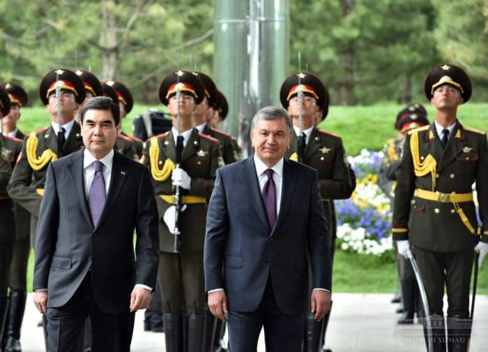Berdimuhamedov tashrifi: O‘zbekiston-Turkmaniston aloqalarida qanday yangiliklar ro‘y beradi?