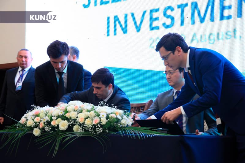 Jizzaxdagi investitsion forumda 800 million dollarga teng shartnoma va memorandumlar imzolandi