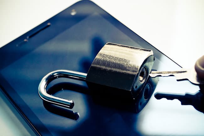 Istalgan Android-smartfonni buzib kirishga imkon beruvchi xato topildi