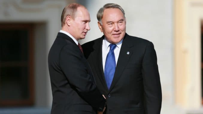 Putin Nazarboyevni jahon chempionatining ochilish marosimiga taklif etdi