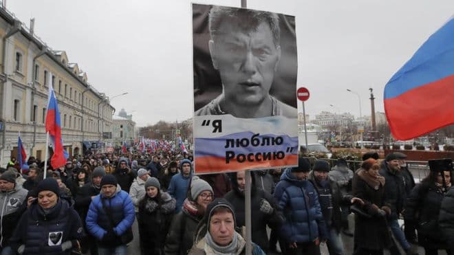«Rossiya ozod bo‘ladi!» Moskvada Nemsov xotirasiga o‘tkazilgan marshdan reportaj