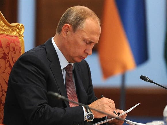 Путин 15 генерални лавозимидан бўшатди
