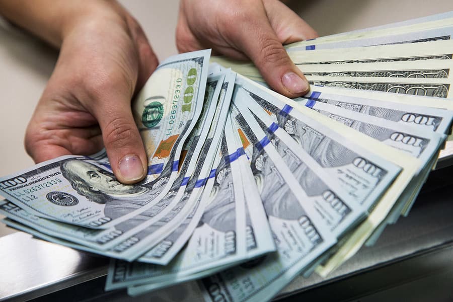 Кореяга кетаётган меҳнат муҳожирлари шартномани бузганлик учун ойига 1500 доллардан жарима тўлайдиган бўлди